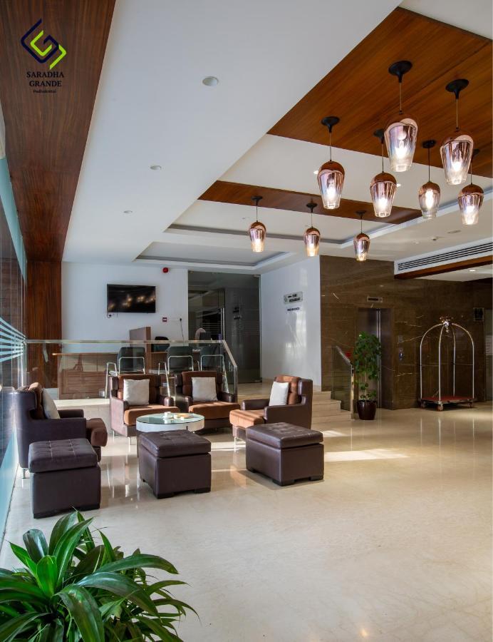 Hotel Saradha Grande Pudukkottai Bagian luar foto