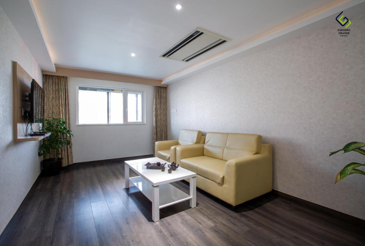 Hotel Saradha Grande Pudukkottai Bagian luar foto
